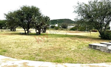 VENTA TERRENO HABITACIONAL de 195m2 en Residencial El Encino, S. del Abeto Lt.2
