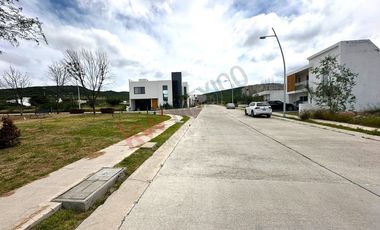 VENTA TERRENO HABITACIONAL de 195m2 en Residencial El Encino, S. del Abeto Lt.2