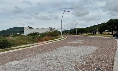 VENTA TERRENO HABITACIONAL de 195m2 en Residencial El Encino, S. del Abeto Lt.2
