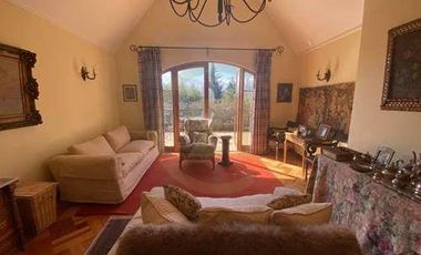 ARRIENDO AMPLIA CASA LOS TRAPENSES - ESTILO INGLES