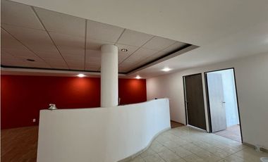 Renta de Edificio de Oficinas en Zona Plateada Completo o Por Piso