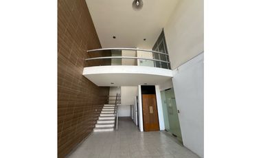 Renta de Edificio de Oficinas en Zona Plateada Completo o Por Piso