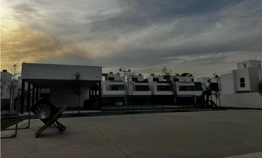 CASA EN RENTA EN ALMARA RESIDENCIAL EN ESCOBEDO EN NL