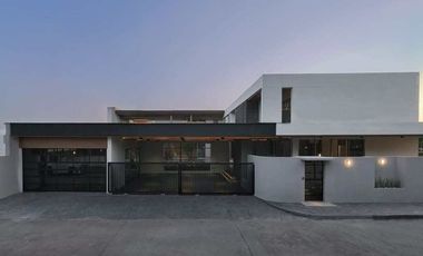 Luxury Pool villa for sale