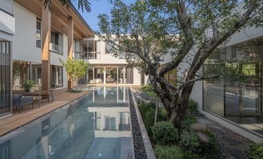 Luxury Pool villa for sale