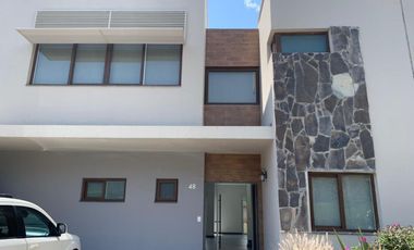 CASA EN RENTA, 4 RECÁMARAS, ALTOZANO, QUERETARO
