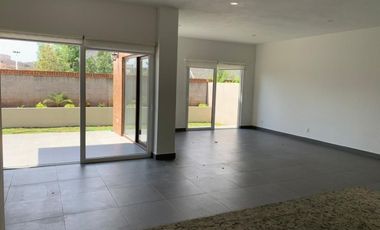 CASA EN RENTA, 4 RECÁMARAS, ALTOZANO, QUERETARO