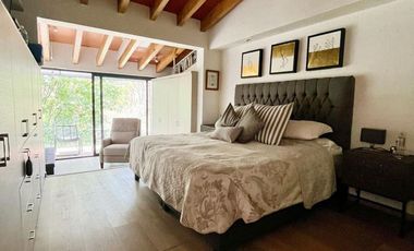 CASA EN VENTA EN LAS ÁGUILAS CALLE CERRADA