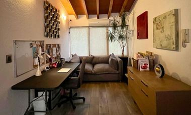 CASA EN VENTA EN LAS ÁGUILAS CALLE CERRADA