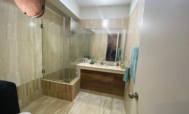 Se vende Departamento - primer piso en Velasco Astete ,  Surco