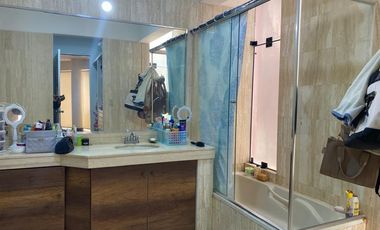 Se vende Departamento - primer piso en Velasco Astete ,  Surco