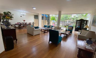 Se vende Departamento - primer piso en Velasco Astete ,  Surco