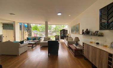 Se vende Departamento - primer piso en Velasco Astete ,  Surco