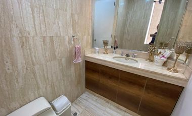 Se vende Departamento - primer piso en Velasco Astete ,  Surco