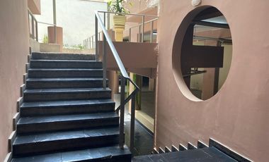 Se vende Departamento - primer piso en Velasco Astete ,  Surco