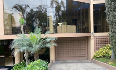 Se vende Departamento - primer piso en Velasco Astete ,  Surco