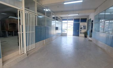 SE ALQUILA Gran Local Comercial en avenida principal 2500 m2 LOS OLIVOS