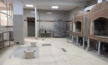 SE ALQUILA Gran Local Comercial en avenida principal 2500 m2 LOS OLIVOS