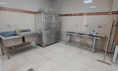 SE ALQUILA Gran Local Comercial en avenida principal 2500 m2 LOS OLIVOS