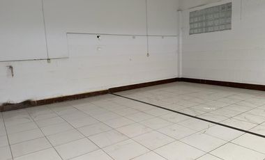 SE ALQUILA Gran Local Comercial en avenida principal 2500 m2 LOS OLIVOS