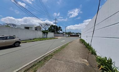 Venta de terreno al pie del río para construcción de edificio 11 pisos