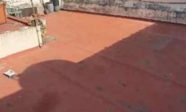 Casa en venta - 3 Dormitorios 2 Baños - Cochera - 150Mts2 - Versalles