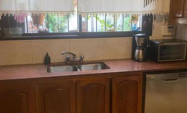 Casa en venta - 3 Dormitorios 2 Baños - Cochera - 150Mts2 - Versalles