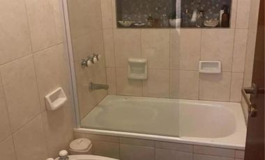 Casa en venta - 3 Dormitorios 2 Baños - Cochera - 150Mts2 - Versalles