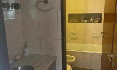 Casa en venta - 3 Dormitorios 2 Baños - Cochera - 150Mts2 - Versalles