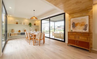 VENTA - Casa 3 Dormitorios con Pileta  - Barrio Puerto Roldán