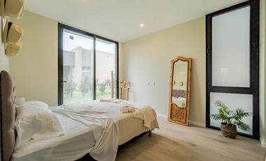 VENTA - Casa 3 Dormitorios con Pileta  - Barrio Puerto Roldán