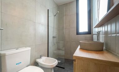 VENTA - Casa 3 Dormitorios con Pileta  - Barrio Puerto Roldán