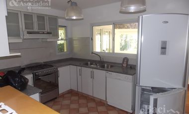 Casa en  alquiler. Solar del Bosque