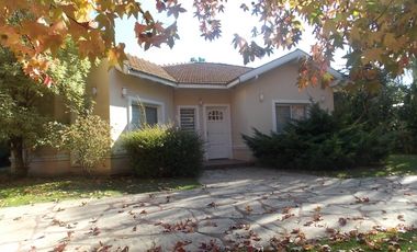 Casa en  alquiler. Solar del Bosque