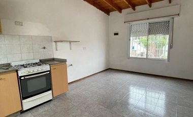 Departamento en  venta de 2 ambientes con patio - Wilde