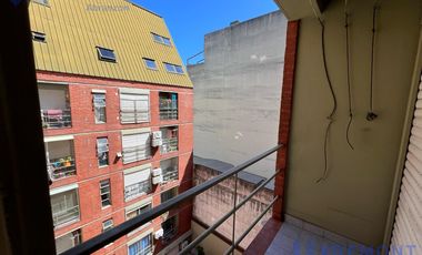Sanchez de Bustamante al 100 departamento 2 ambientes con amplio balcon y vista abierta