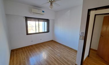 Casa en  ALQUILER 4 Dormitorios + escritorio, Zona CENTRO