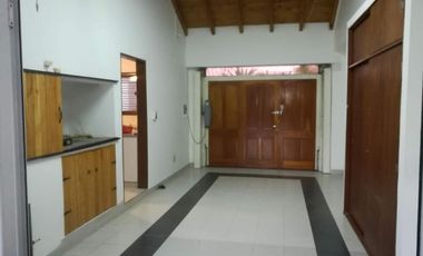 Casa en  ALQUILER 4 Dormitorios + escritorio, Zona CENTRO
