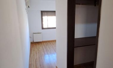 Casa en  ALQUILER 4 Dormitorios + escritorio, Zona CENTRO