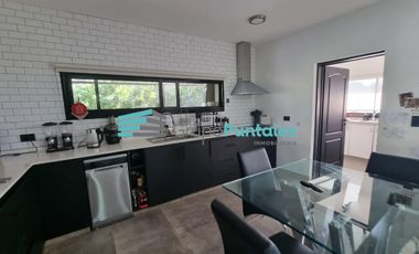 Hermosa Casa en Barrio Lagos de Canning con 5 dormitorios y piscina