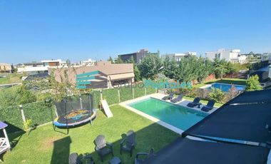 Hermosa Casa en Barrio Lagos de Canning con 5 dormitorios y piscina