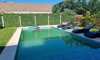 Hermosa Casa en Barrio Lagos de Canning con 5 dormitorios y piscina