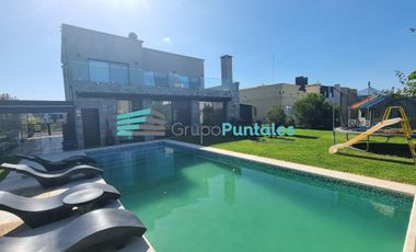 Hermosa Casa en Barrio Lagos de Canning con 5 dormitorios y piscina