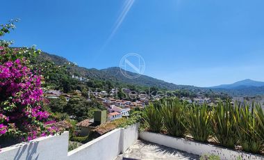 CASA EN VENTA EN EL CENTRO DE VALLE CON VISTA AL PUEBLO