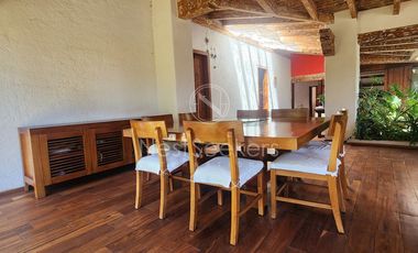CASA EN VENTA EN EL CENTRO DE VALLE CON VISTA AL PUEBLO
