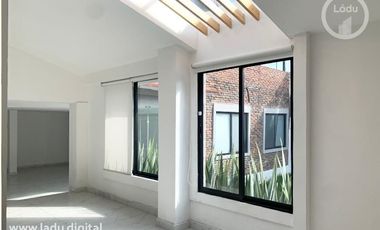 Residencia en Lomas de las Palmas UNA PLANTA