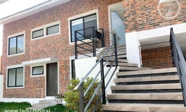 Residencia en Lomas de las Palmas UNA PLANTA