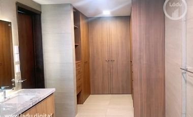 Residencia en Lomas de las Palmas UNA PLANTA