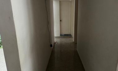 Apartamento En Venta Segundo Piso En La Galería Santa Elena.