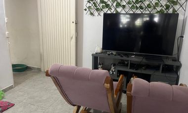 Apartamento En Venta Segundo Piso En La Galería Santa Elena.